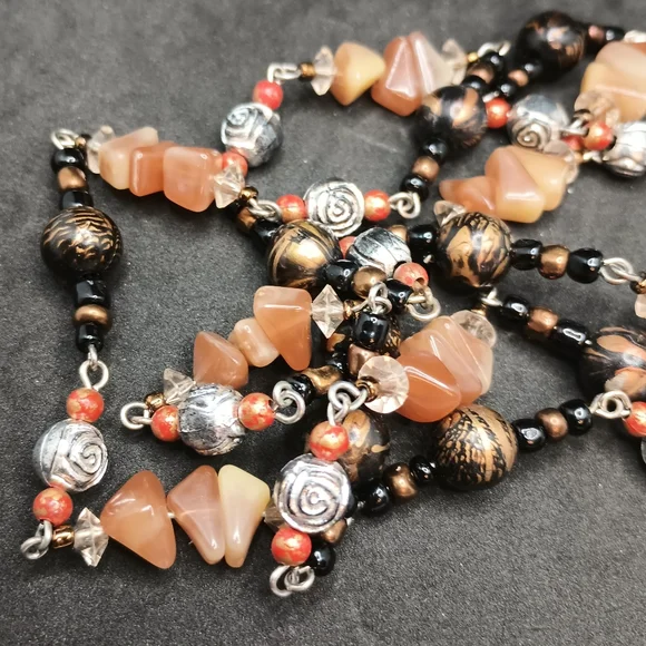 long vintage beaded chip necklace - Picture 2 of 3